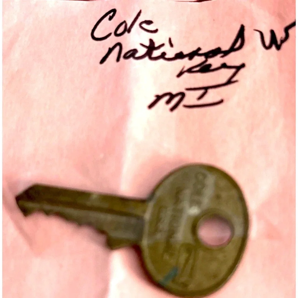 Vintage lot 4 original Master Lock Keys 2341-0646-3303; Cole National WP MI